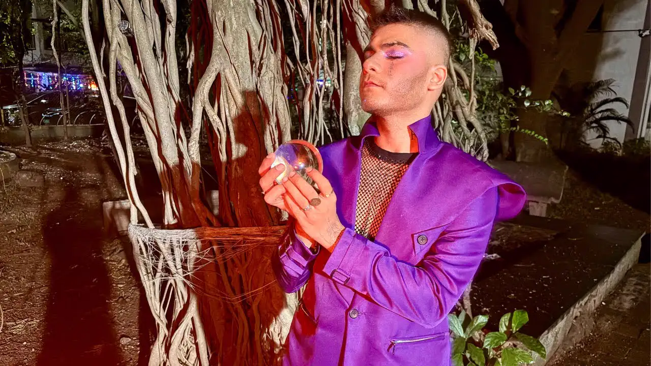 FUTURE SPOUSE: EXACT FACE & PHYSICAL APPEARANCE CRYSTAL BALL READING 🔮PICK A CARD🔮HALLOWEEN SPECIAL